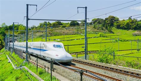 横浜 名古屋 新幹線 〜時空を超える旅の物語〜